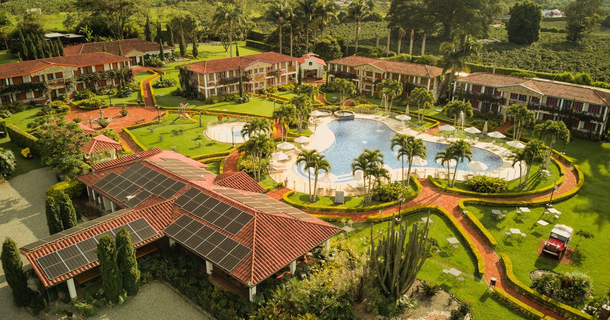 hotel campestre cerca del parque del cafe - foto real vista aerea
